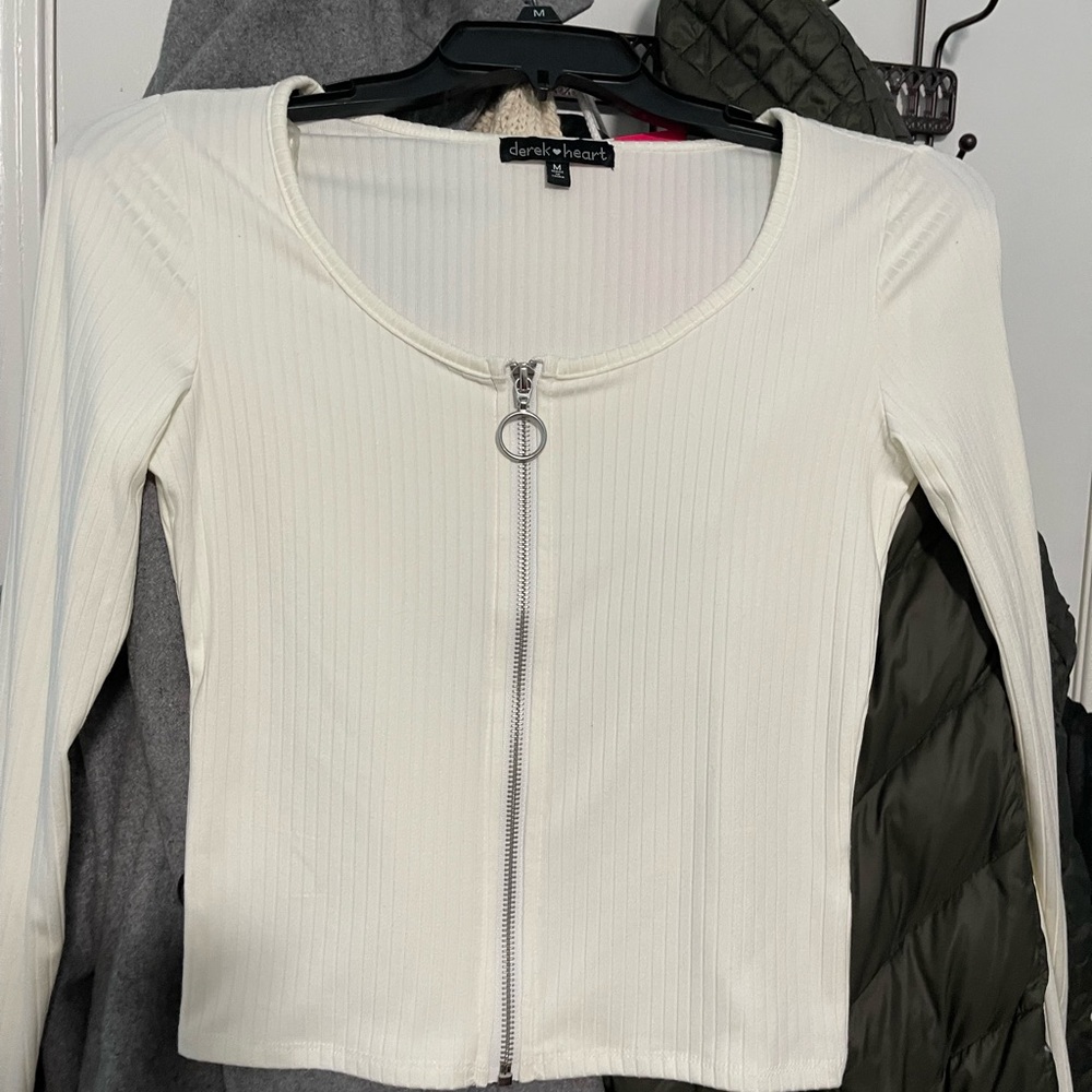 White zip up stretch shirt